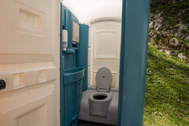 Best High-end porta potty rental  in Tipton, CA