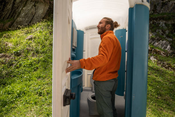 Best Luxury portable toilet rental  in Tipton, CA